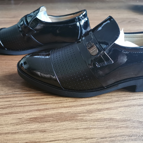 Dress shoes - Picture 3 of 3